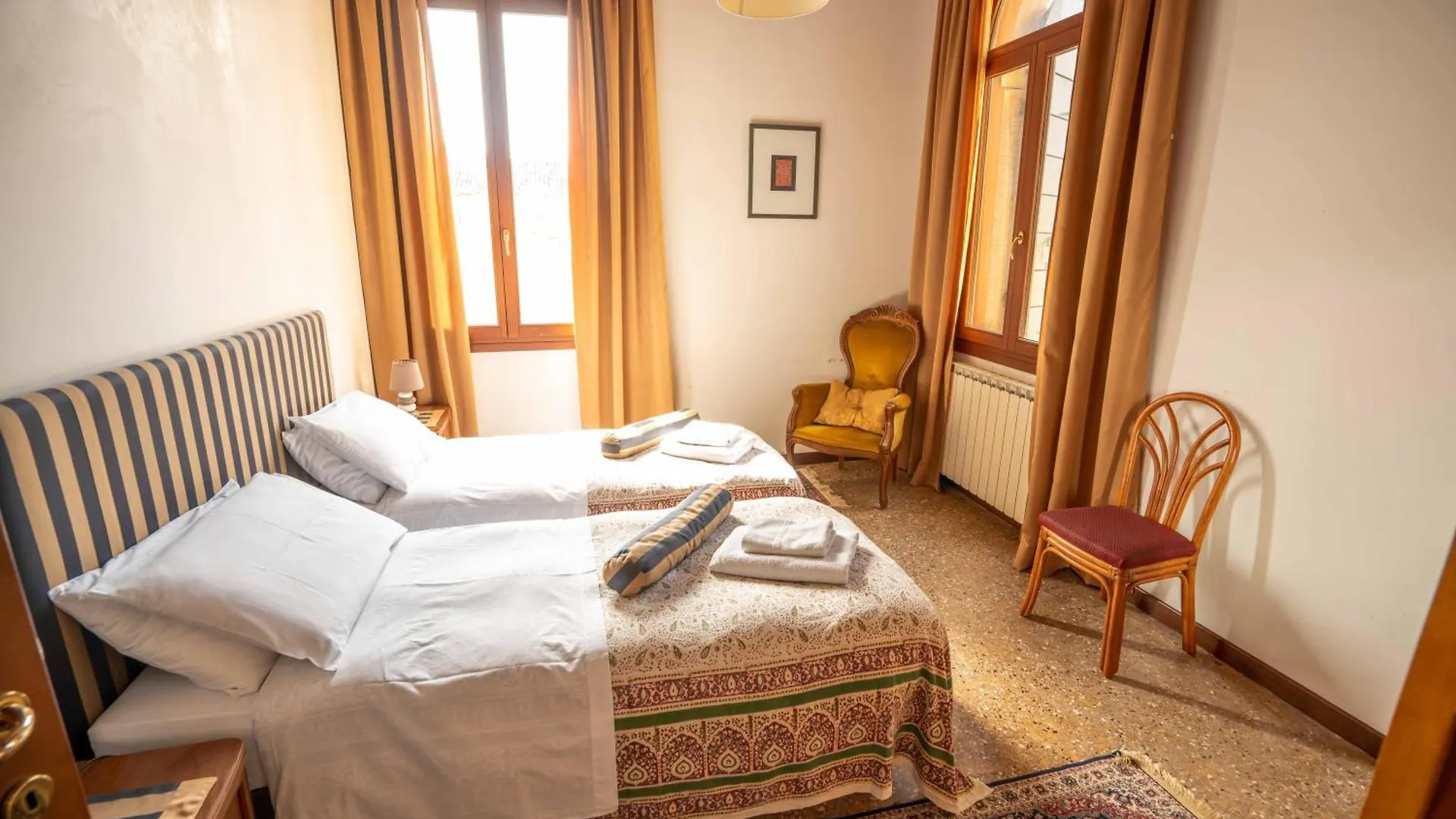 San Trovaso Apartment Venice