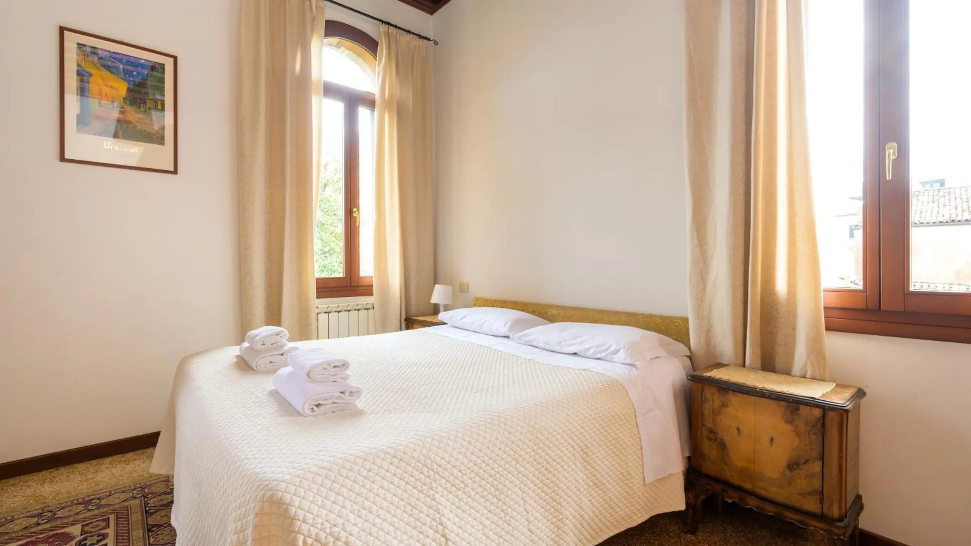 San Trovaso 0*, Venice