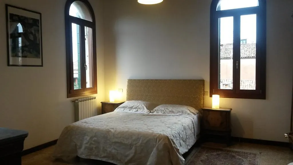 San Trovaso Apartment