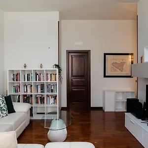 https://agatea-a-due-passi-dal-duomo-by-wonderful-italy.catania-hotels.net