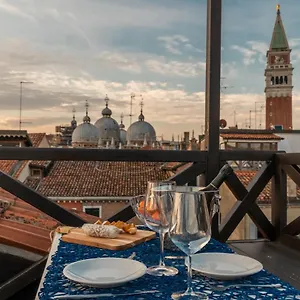 https://san-marco-view-terrace-apartment-rr.hotelslidodijesolo.com