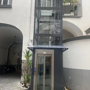 https://la-cartolina-di-napoli.hotels-amalfi.com