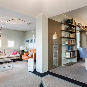 https://apartments-vittoria.it-lombardy.com