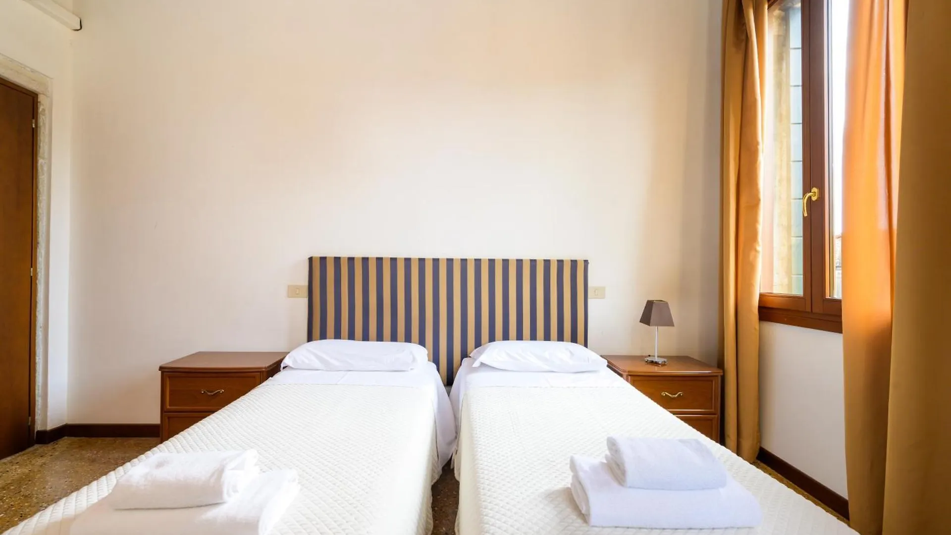 San Trovaso Apartment Venice