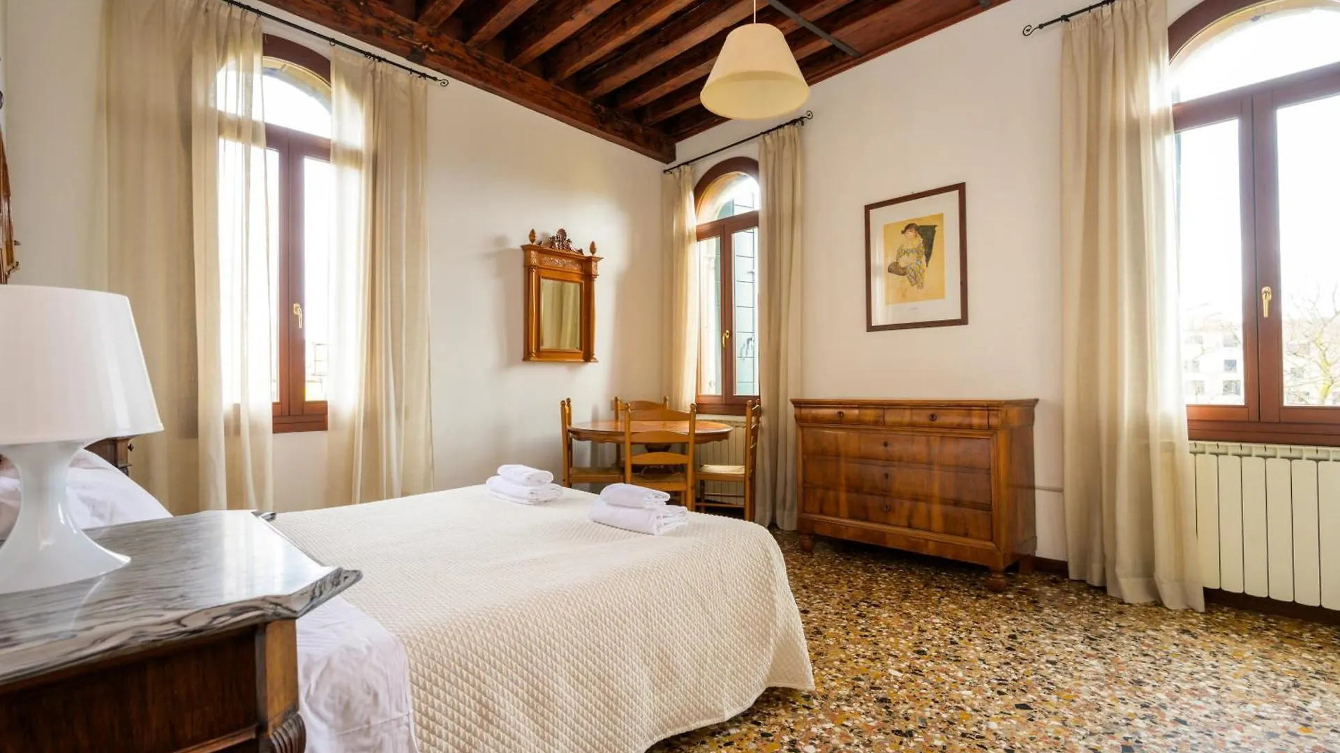 San Trovaso location