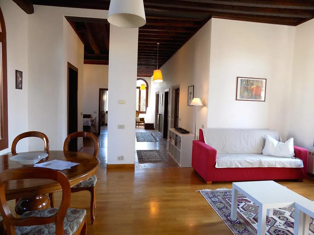Apartmán San Trovaso Benátky 0*,  Itálie